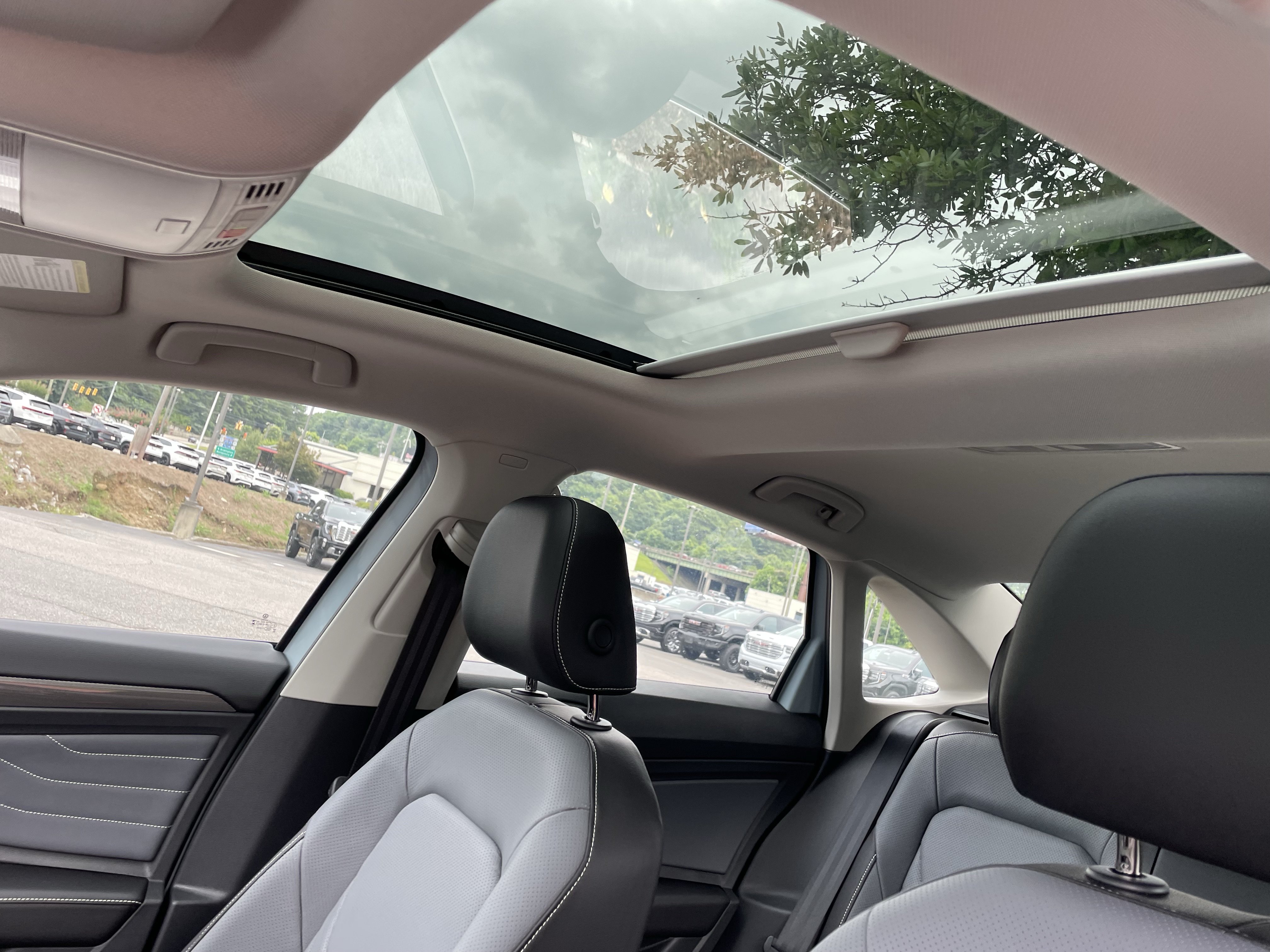 New 2026 Volkswagen Jetta SEL FWD image 15