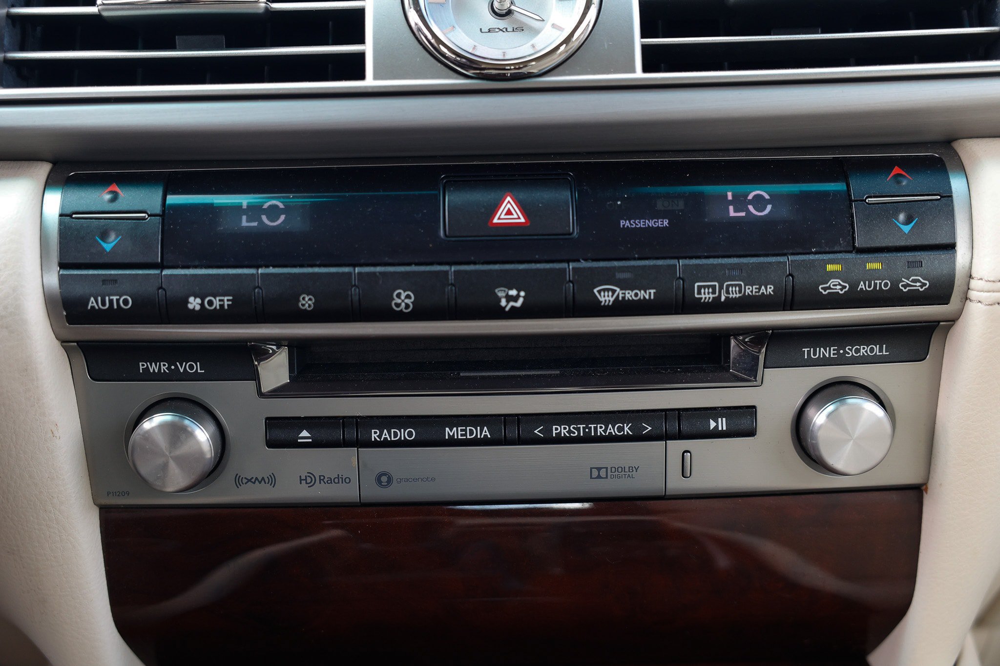 Used 2016 Lexus LS 460 w/ Comfort Package RWD image 39