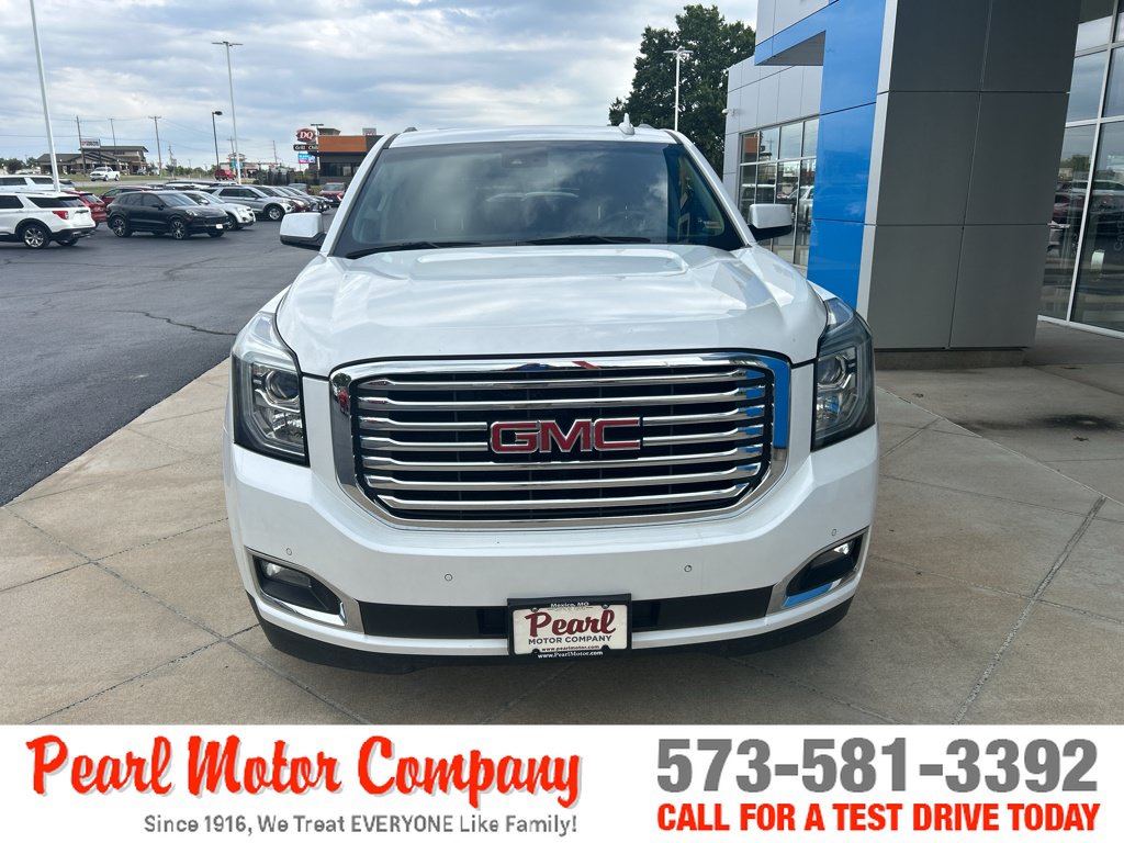 Used 2017 GMC Yukon XL SLT w/ Premium Edition AWD/4WD image 2
