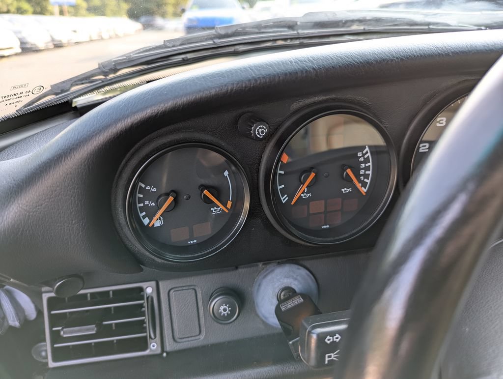 Used 1997 Porsche 911 Carrera RWD image 17
