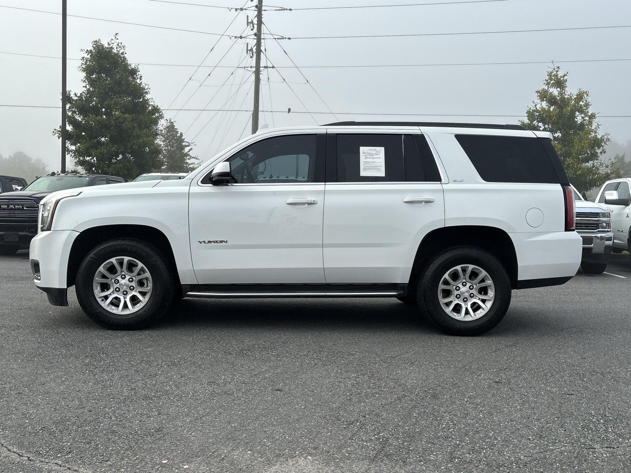 Used 2017 GMC Yukon SLT AWD/4WD image 5
