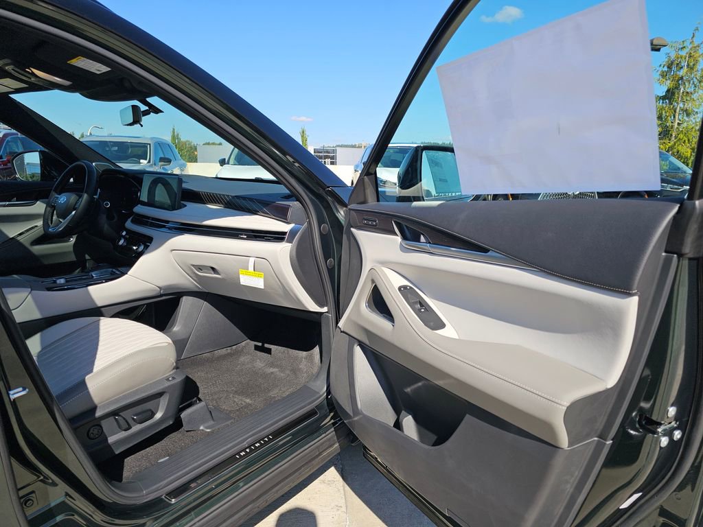 New 2026 INFINITI QX60 Autograph w/ Dark Cargo Package image 12