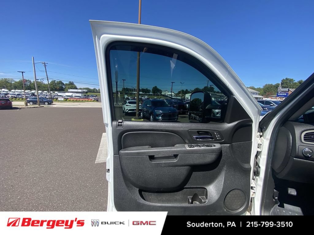 Used 2014 Chevrolet Silverado 3500 LTZ w/ LTZ Plus Package AWD/4WD image 24