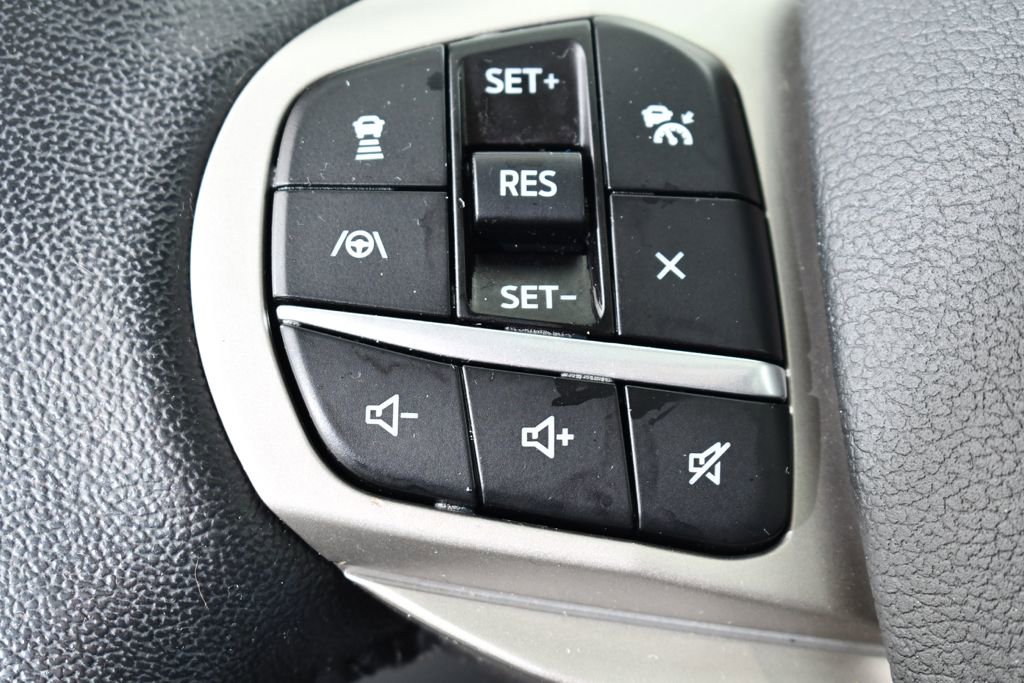 Used 2021 Ford Explorer XLT w/ Equipment Group 202A AWD/4WD image 32