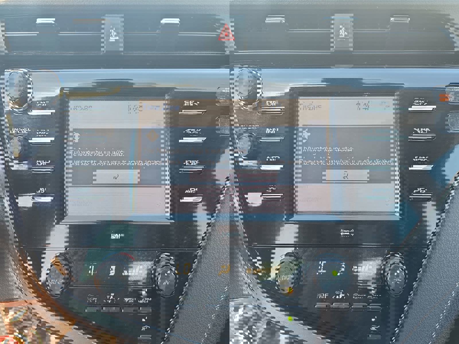 Used 2020 Toyota Camry SE FWD image 25