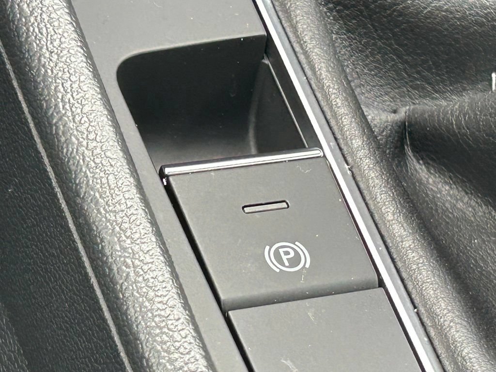 Certified 2024 Volkswagen Jetta Sport FWD image 48