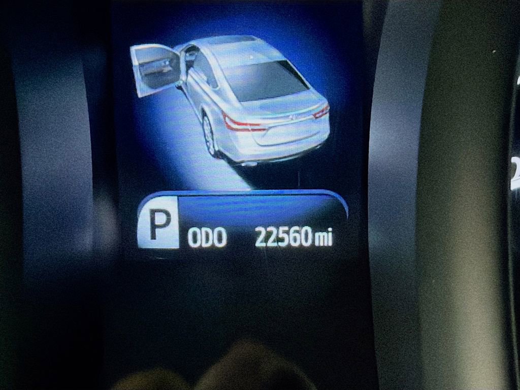 Used 2018 Toyota Avalon Limited w/ Carpet Mat Package FWD image 14