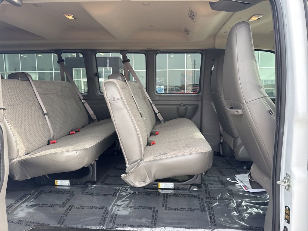 Used 2025 Chevrolet Express 3500 LT w/ LT Preferred Equipment Group image 28