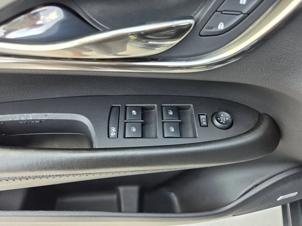 Used 2015 Cadillac ATS Luxury w/ Sun And Sound Package RWD image 12