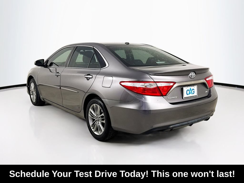 Used 2017 Toyota Camry SE w/ Moonroof Package FWD image 6