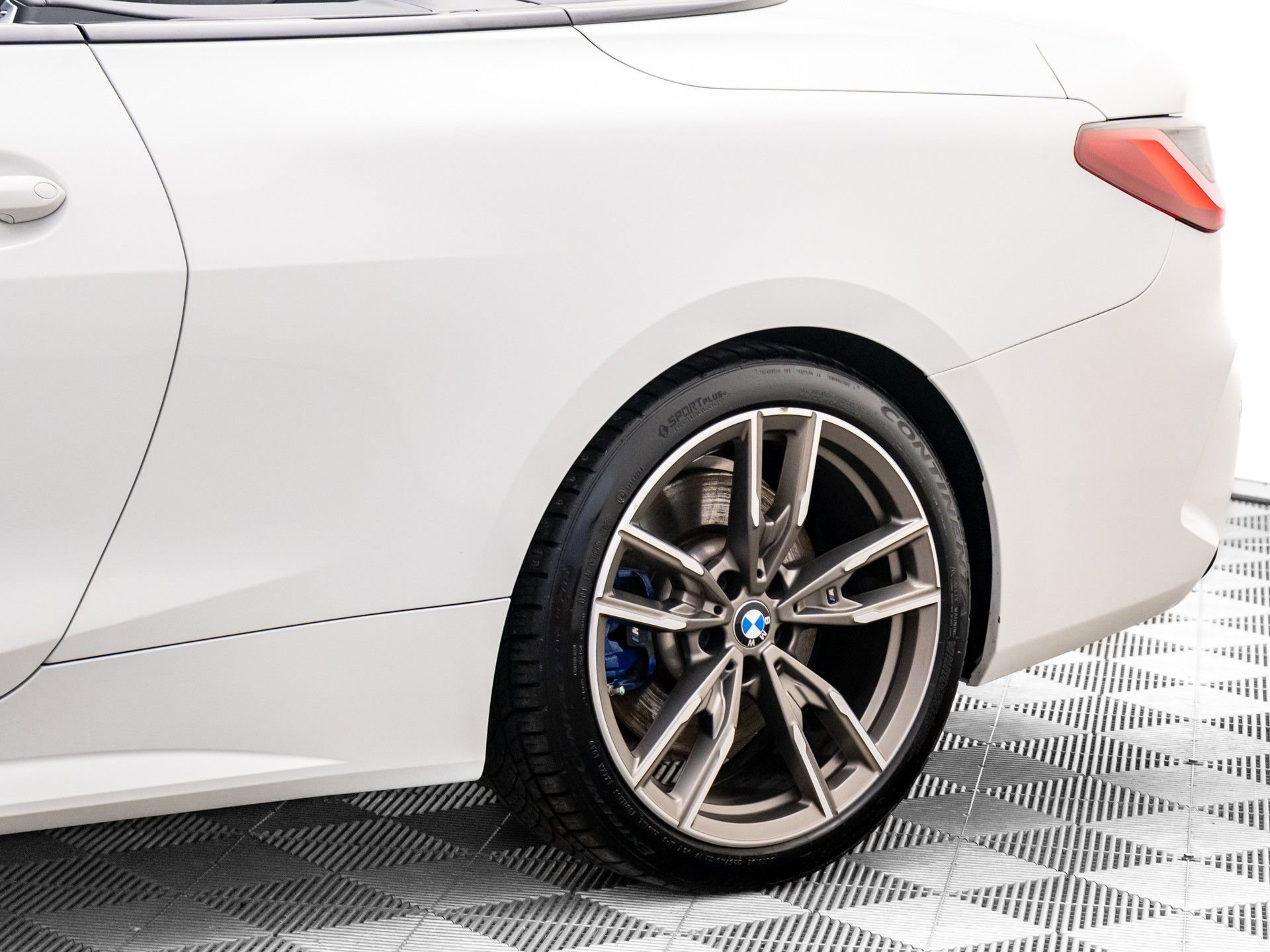 Used 2021 BMW M440i Convertible w/ Premium Package image 32