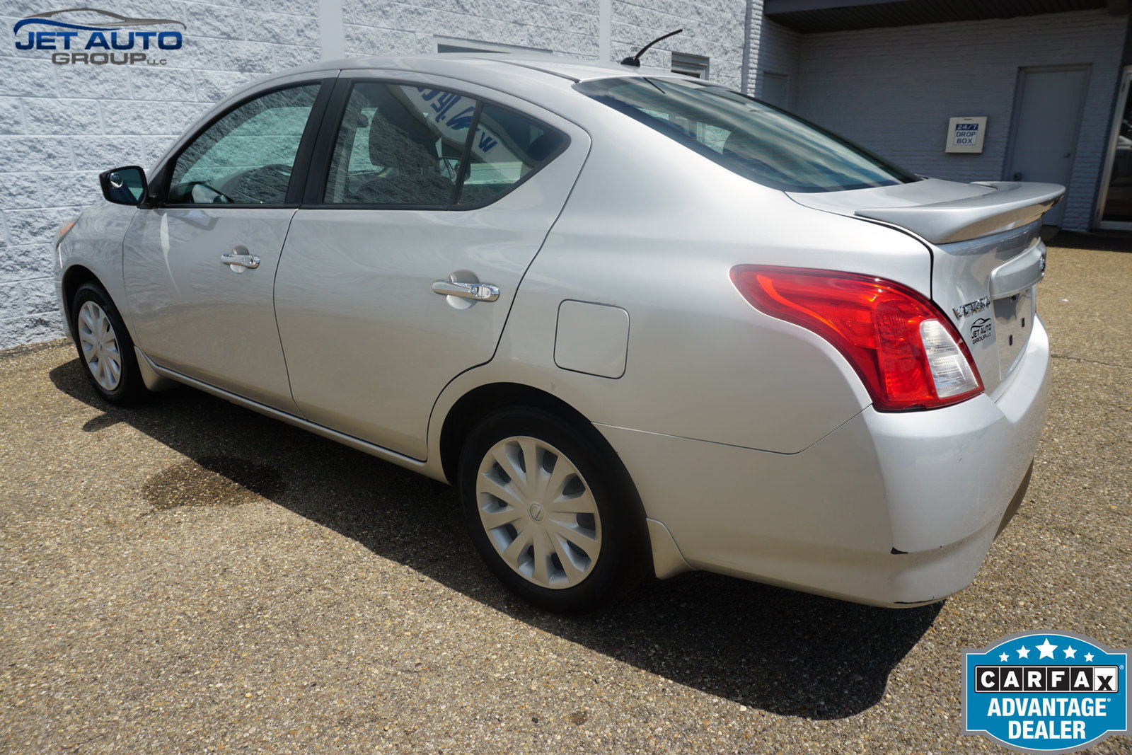Used 2016 Nissan Versa SV w/ Fog Lights Package FWD image 8