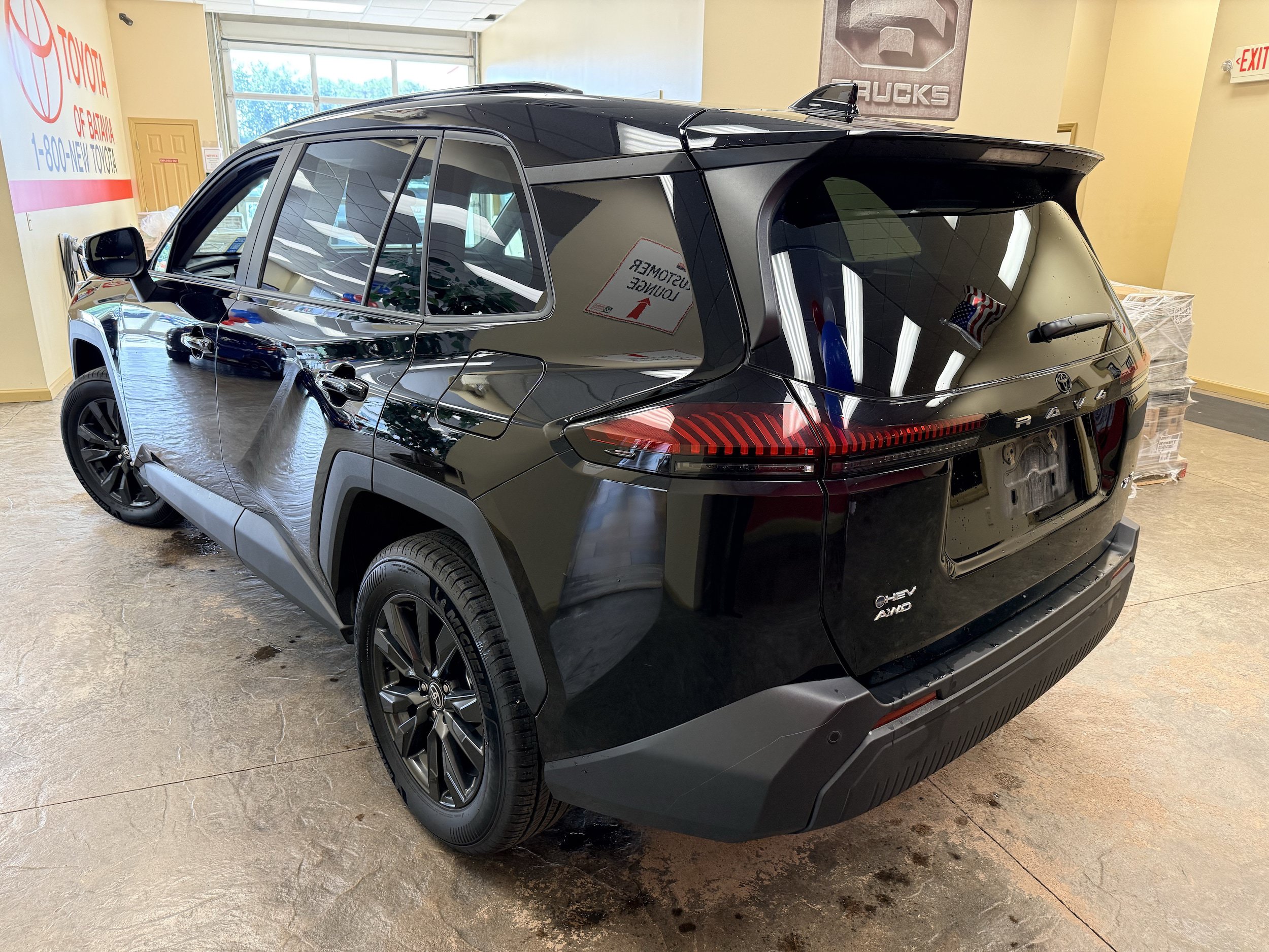 Used 2026 Toyota RAV4 XLE Premium AWD/4WD image 4