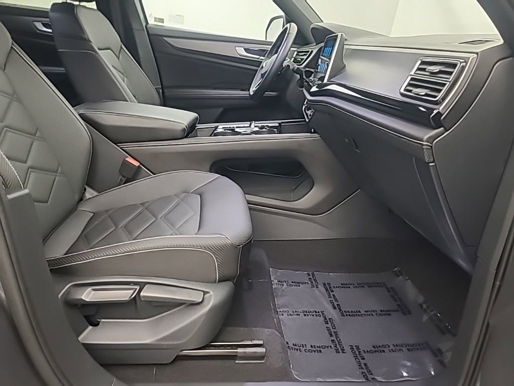 Used 2025 Volkswagen Atlas Cross Sport SE image 16