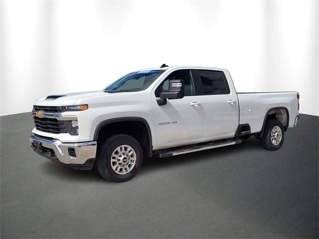 Used 2024 Chevrolet Silverado 2500 LT image 2