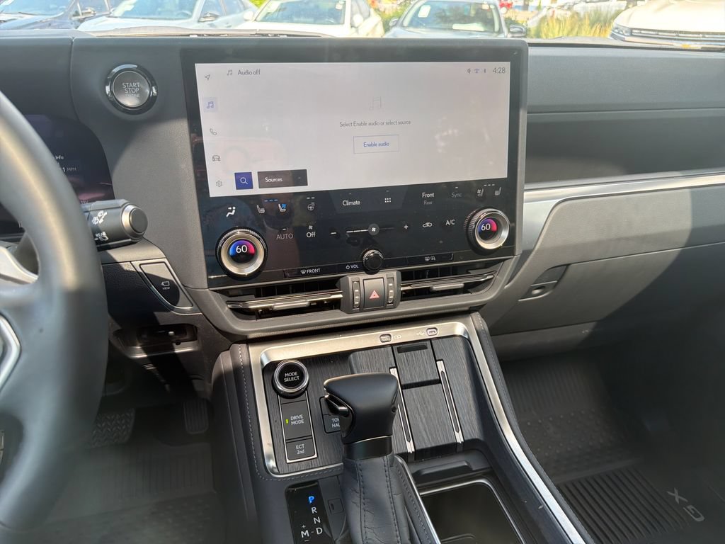 Used 2026 Lexus GX 550 w/ Accessory Package (2T) AWD/4WD image 18