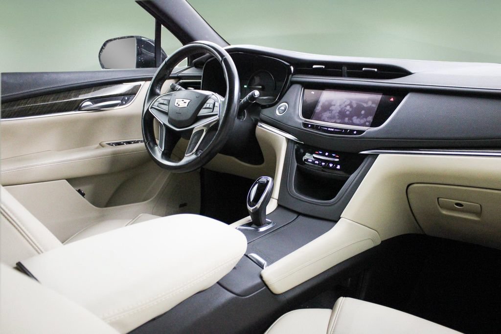 Used 2019 Cadillac XT5 FWD image 21