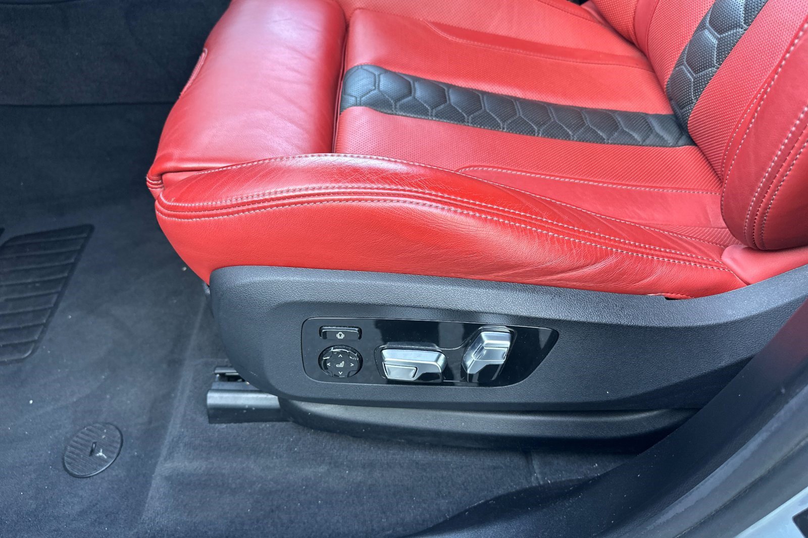 Used 2024 BMW X5 M Competition w/ Executive Package AWD/4WD image 15