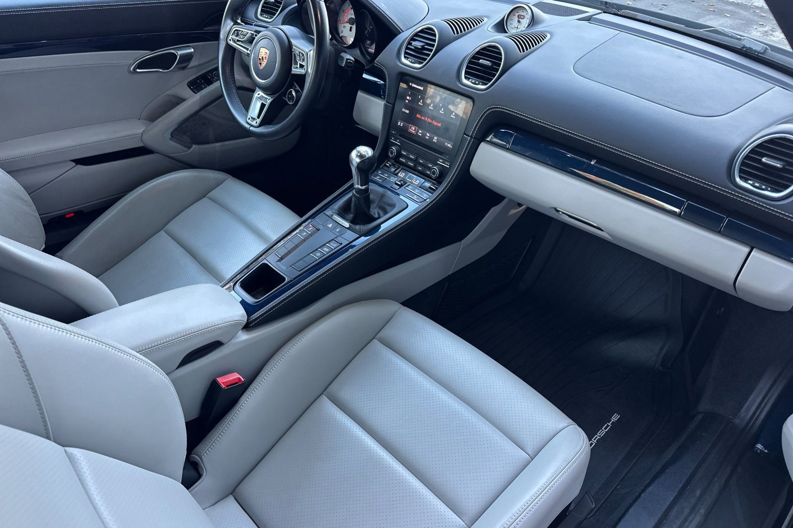 Used 2019 Porsche 718 Cayman S image 15