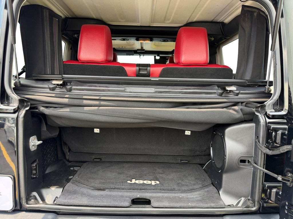Used 2013 Jeep Wrangler Rubicon AWD/4WD image 19