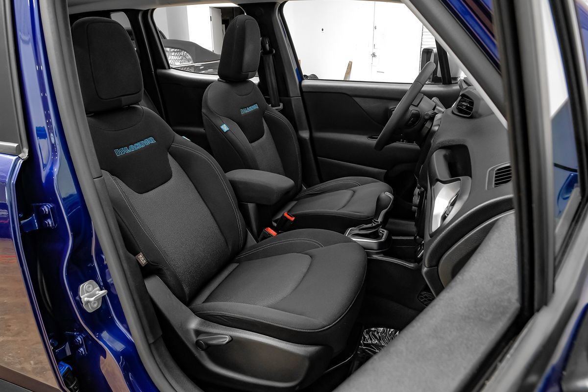 Used 2021 Jeep Renegade Latitude AWD/4WD image 29