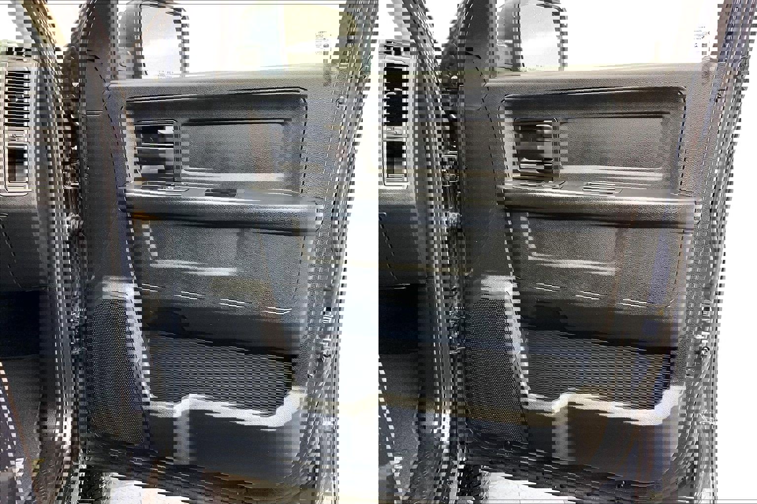 Used 2017 RAM 1500 Express w/ Express Value Package image 26