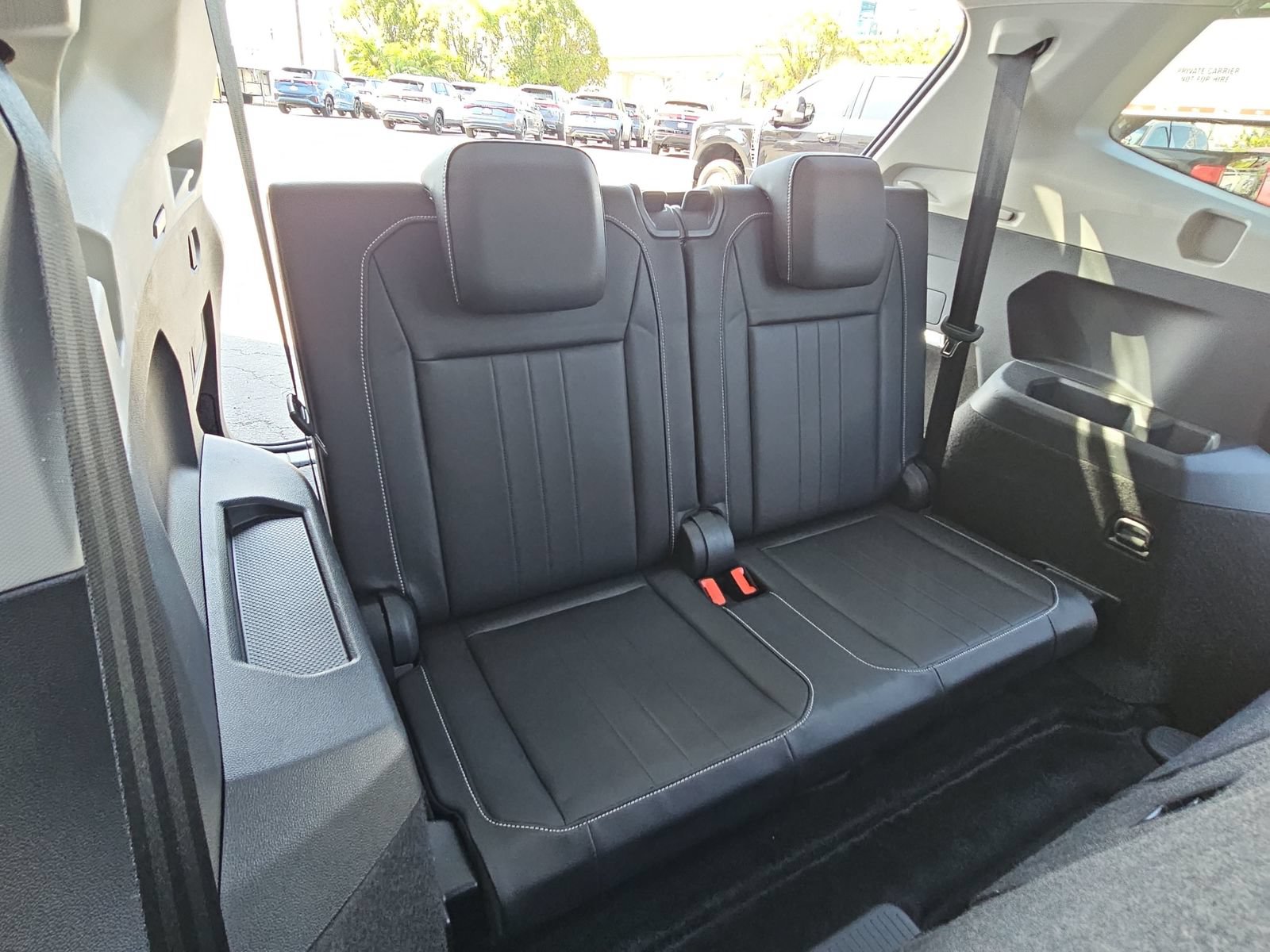 Certified 2024 Volkswagen Tiguan SE FWD image 12