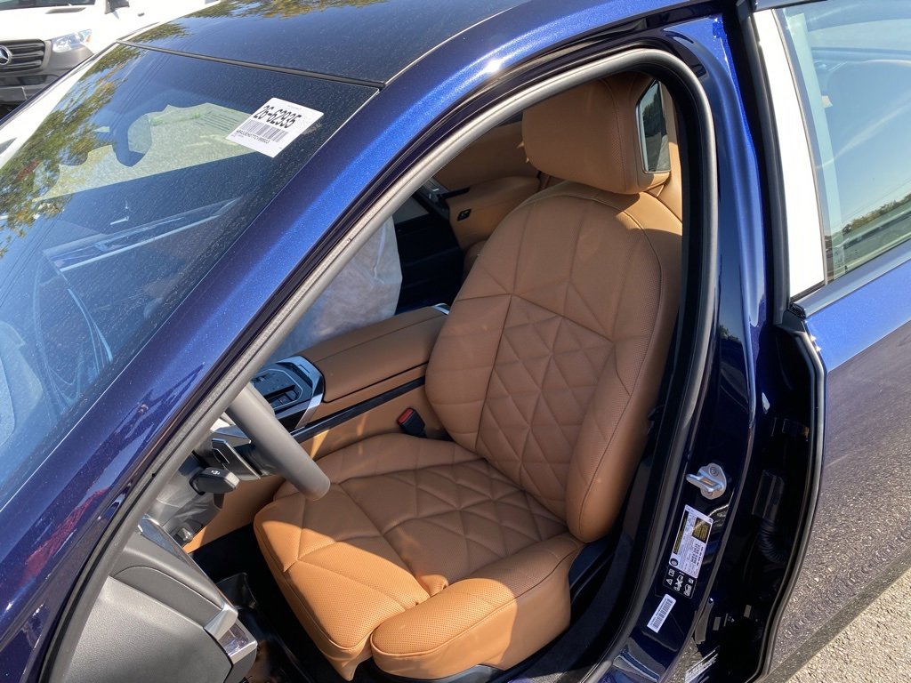 New 2026 BMW 740i xDrive w/ Premium Package image 13