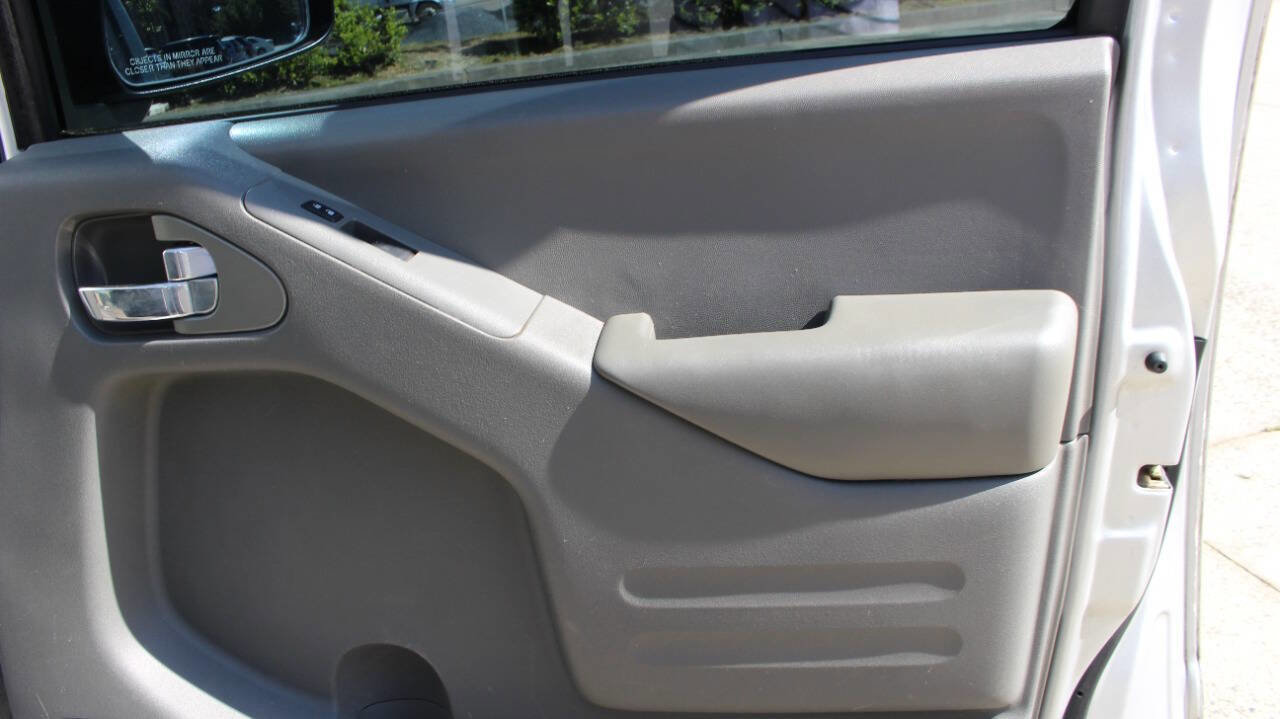 Used 2015 Nissan Frontier SV w/ SV Value Truck Package image 34