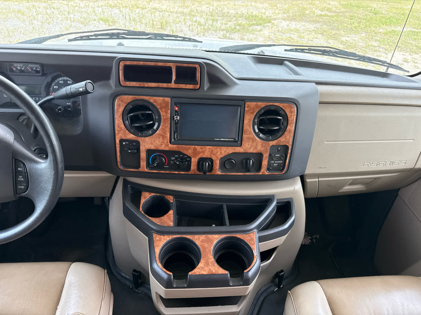 Used 2017 Ford E-450 and Econoline 450 Super Duty w/ Motorhome Prep Package RWD image 24