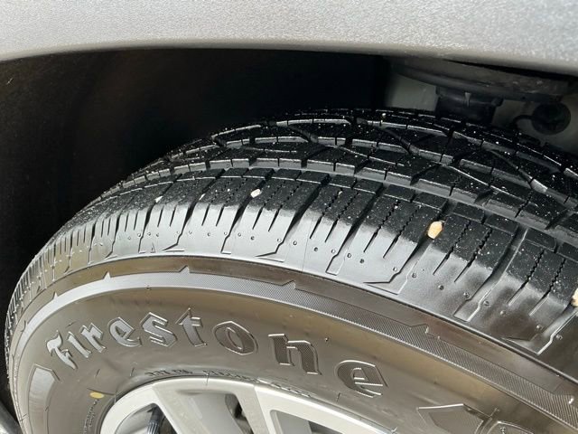 Used 2023 Chevrolet Traverse LT image 12