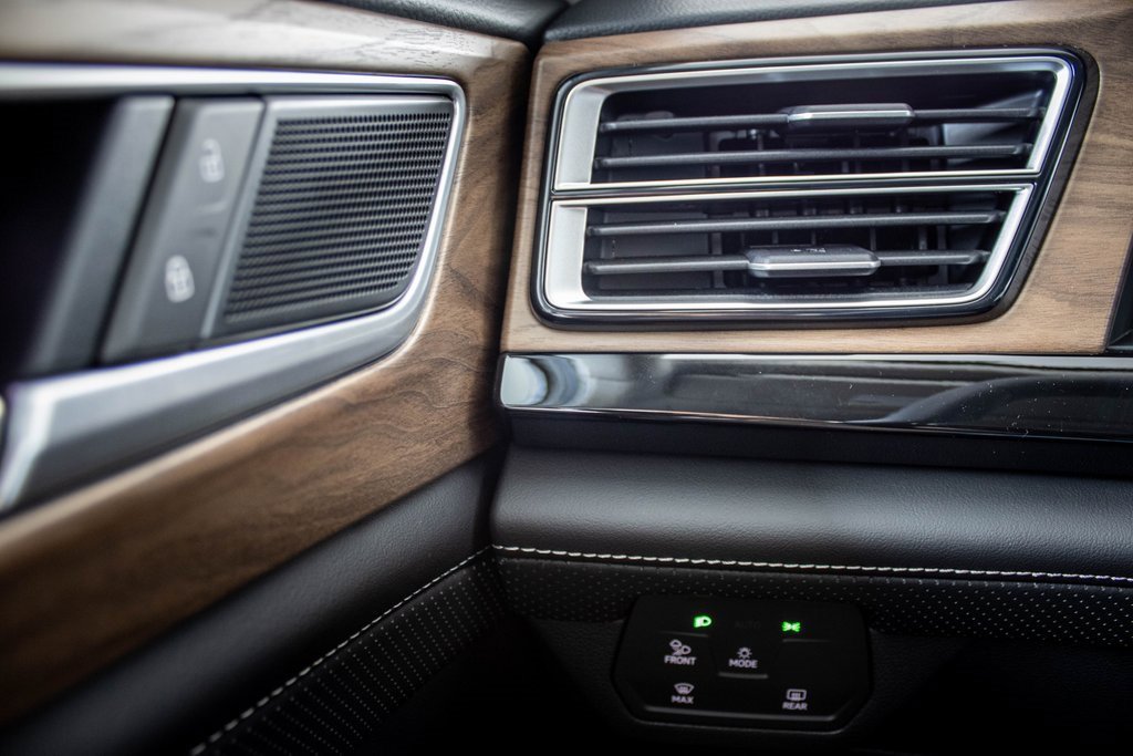 New 2026 Volkswagen Atlas SE image 29
