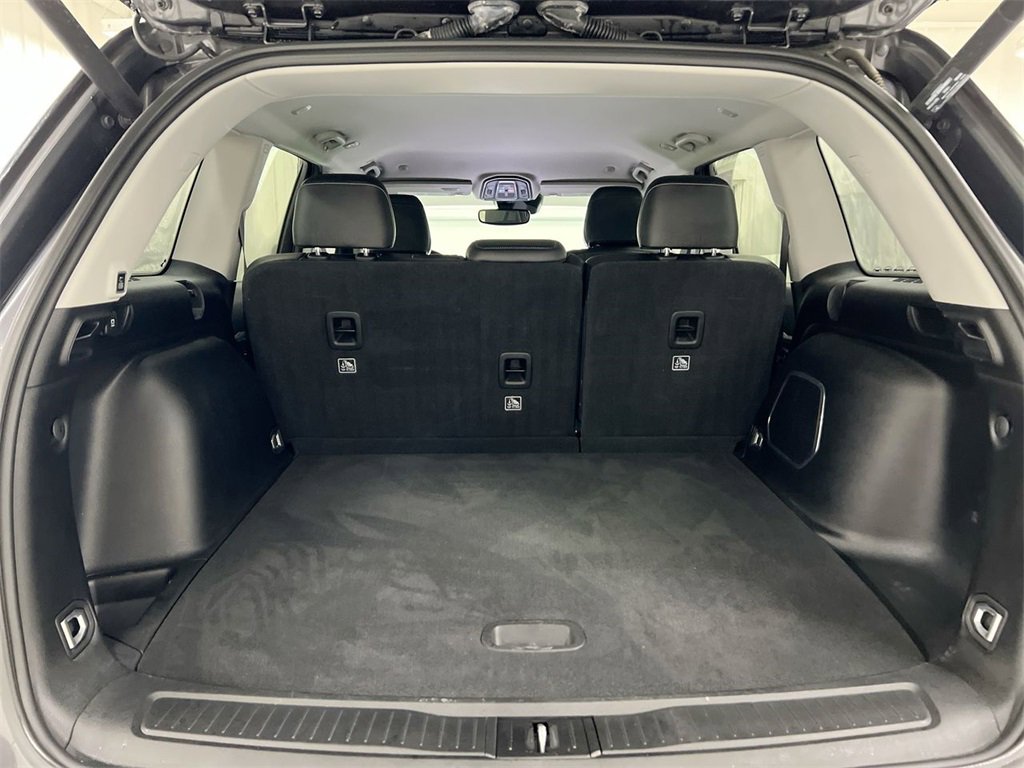 Used 2022 Jeep Grand Cherokee Limited image 24