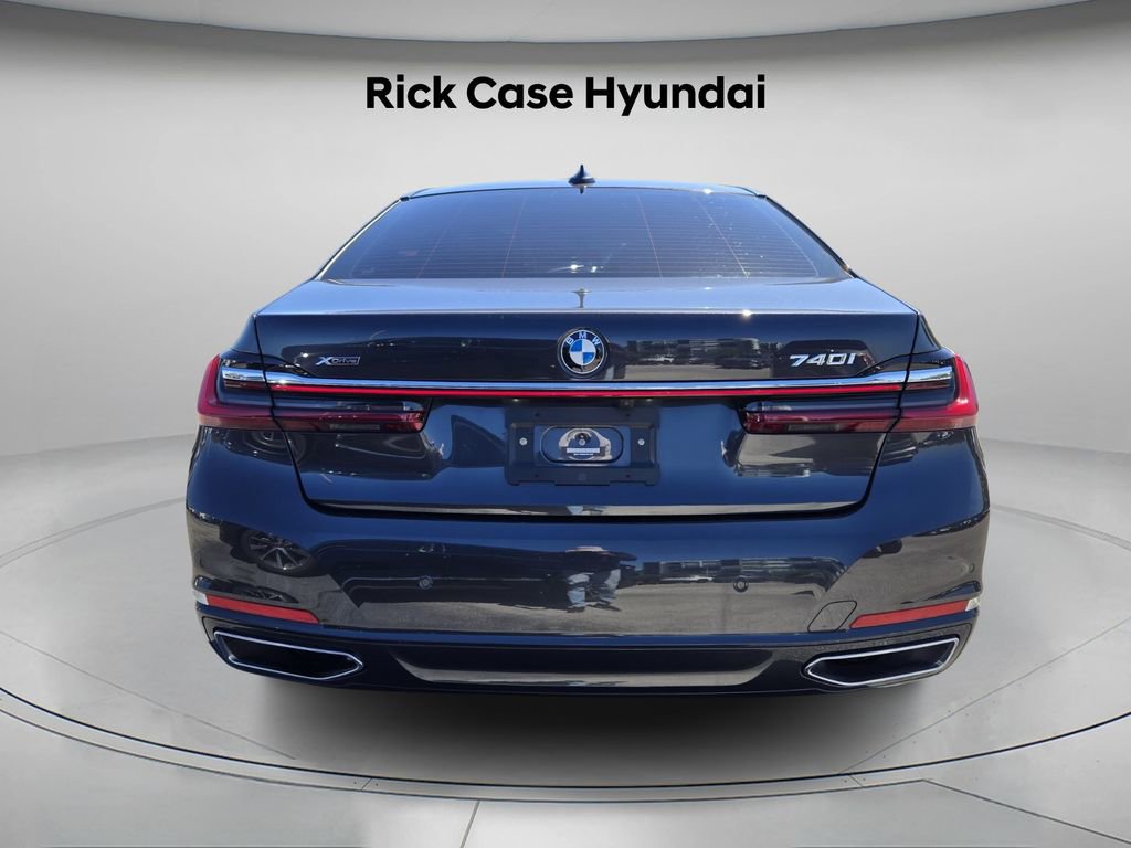 Used 2022 BMW 740i xDrive w/ Premium Package image 6