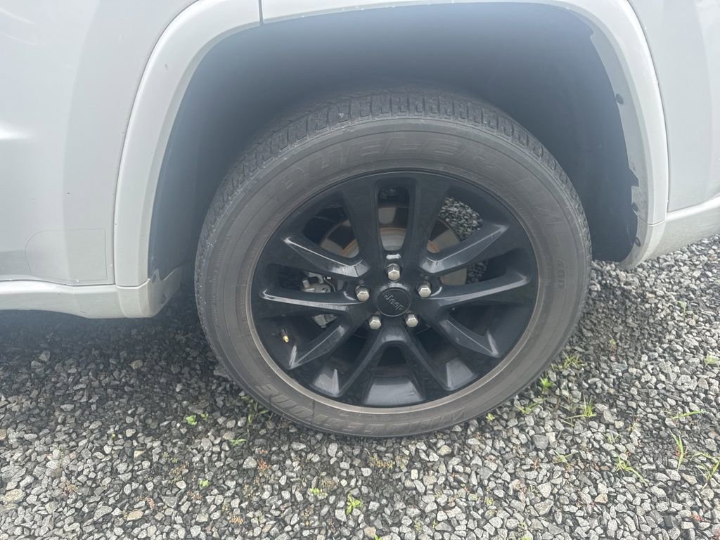Used 2020 Jeep Grand Cherokee Altitude AWD/4WD image 23