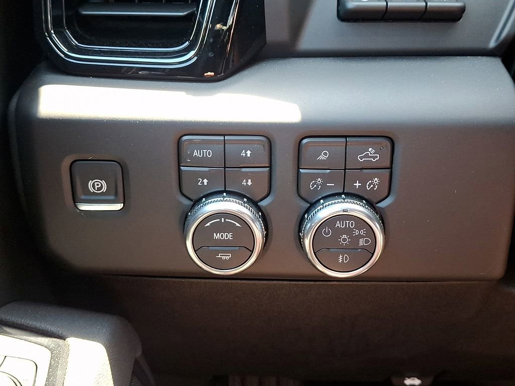 New 2026 GMC Sierra 2500 AT4 w/ AT4 Premium Plus Package AWD/4WD image 16