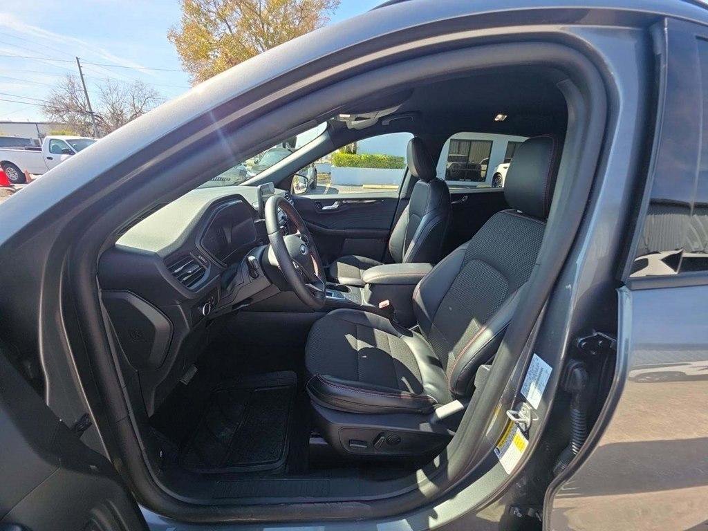 Used 2026 Ford Escape ST-Line image 8