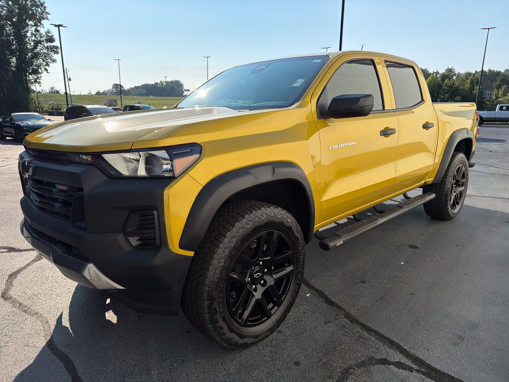 Used 2024 Chevrolet Colorado Trail Boss AWD/4WD image 4