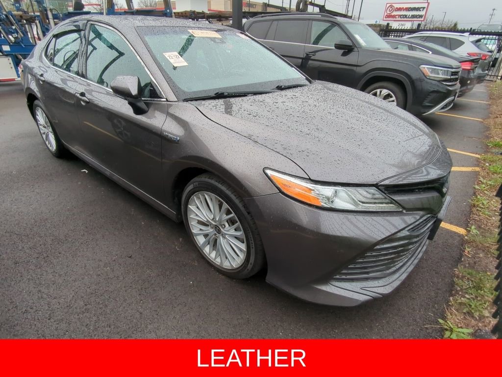 Used 2020 Toyota Camry XLE image 2