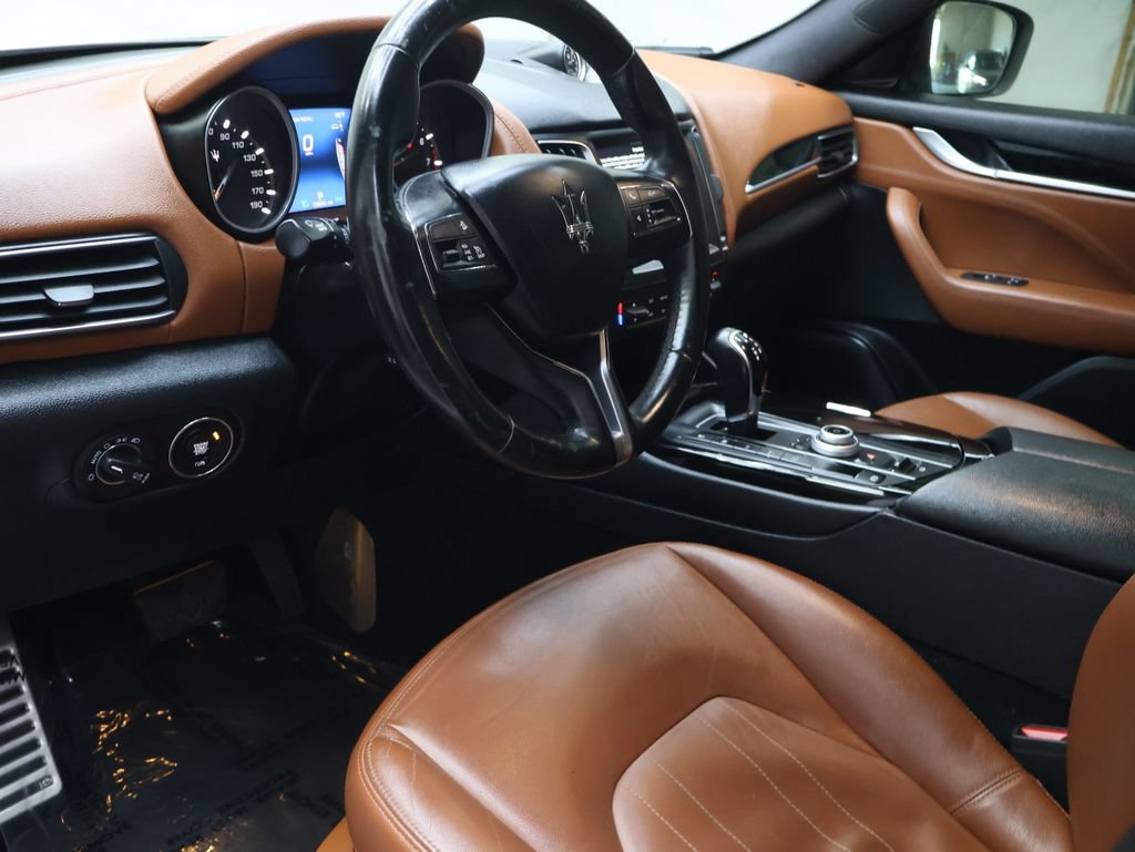 Used 2018 Maserati Levante AWD/4WD image 17