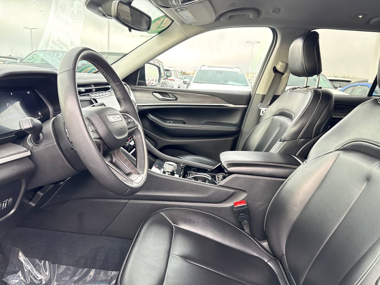 Used 2023 Jeep Grand Cherokee Limited image 13