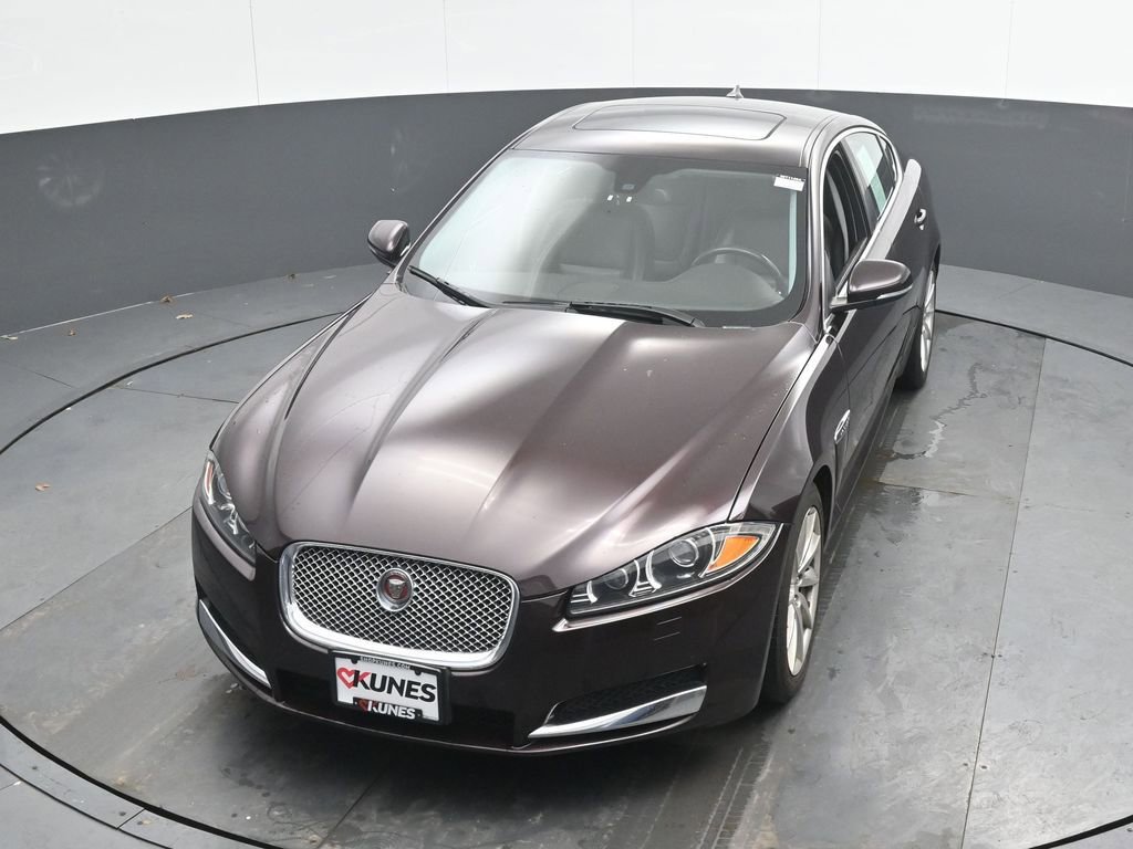 Used 2015 Jaguar XF Premium image 31