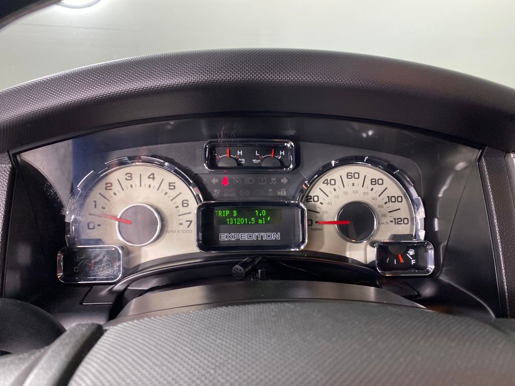 Used 2013 Ford Expedition Limited image 18
