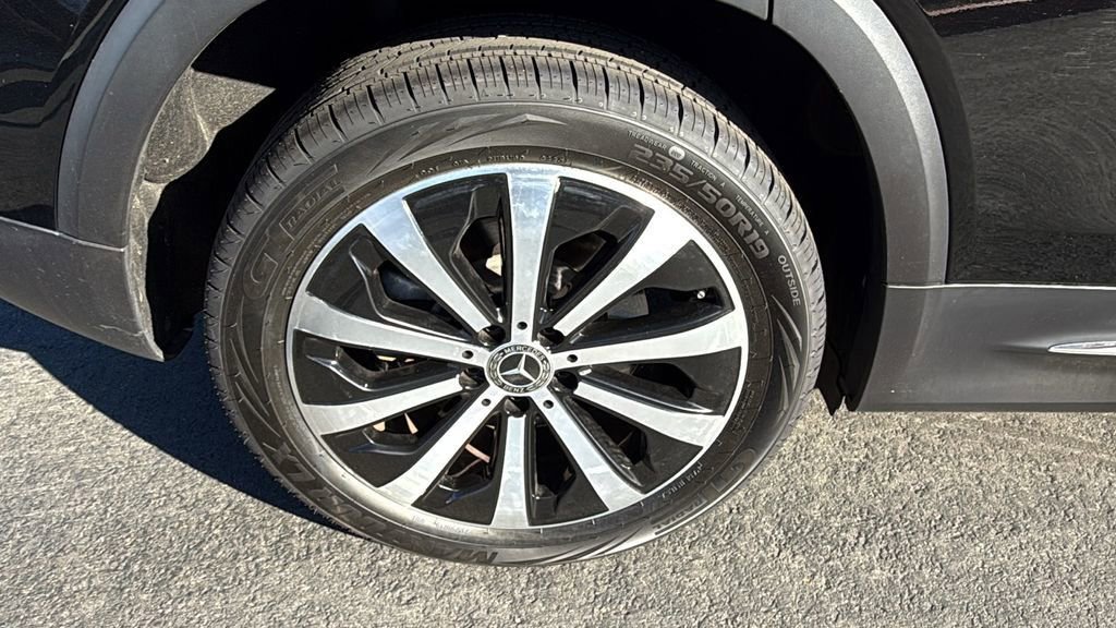 Used 2021 Mercedes-Benz GLB 250 image 31