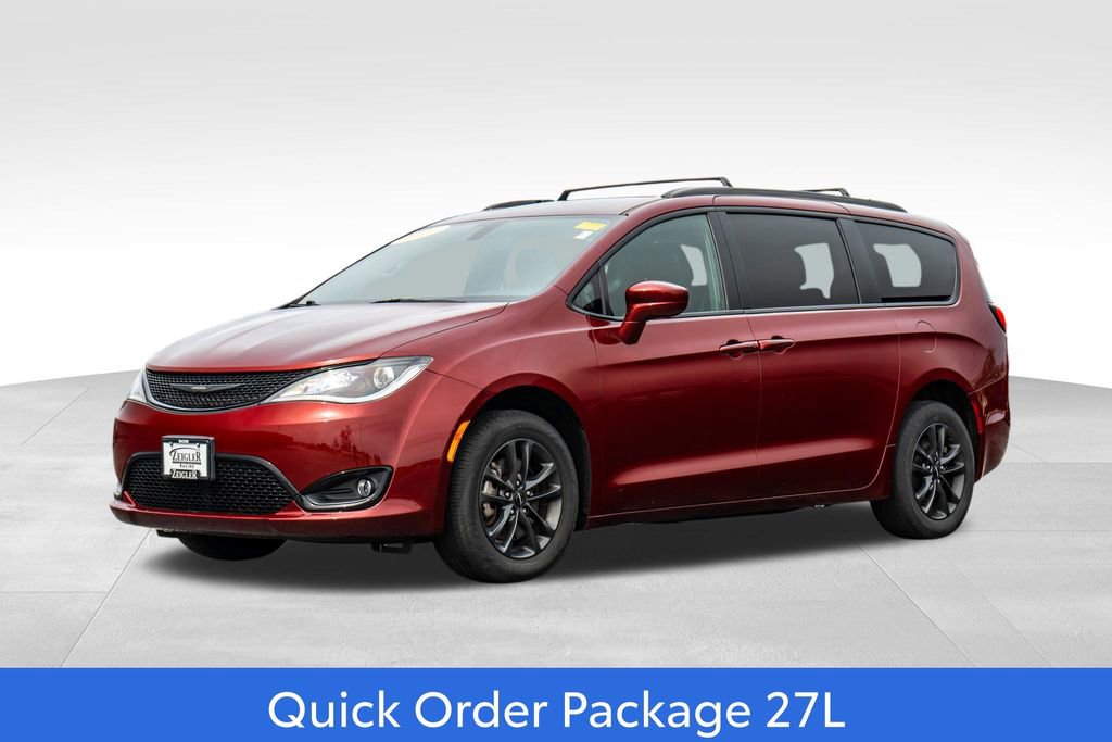 Used 2020 Chrysler Pacifica Touring-L w/ Premium Audio Group AWD/4WD image 3