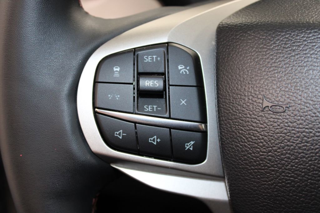 Used 2025 Ford Explorer Active image 23