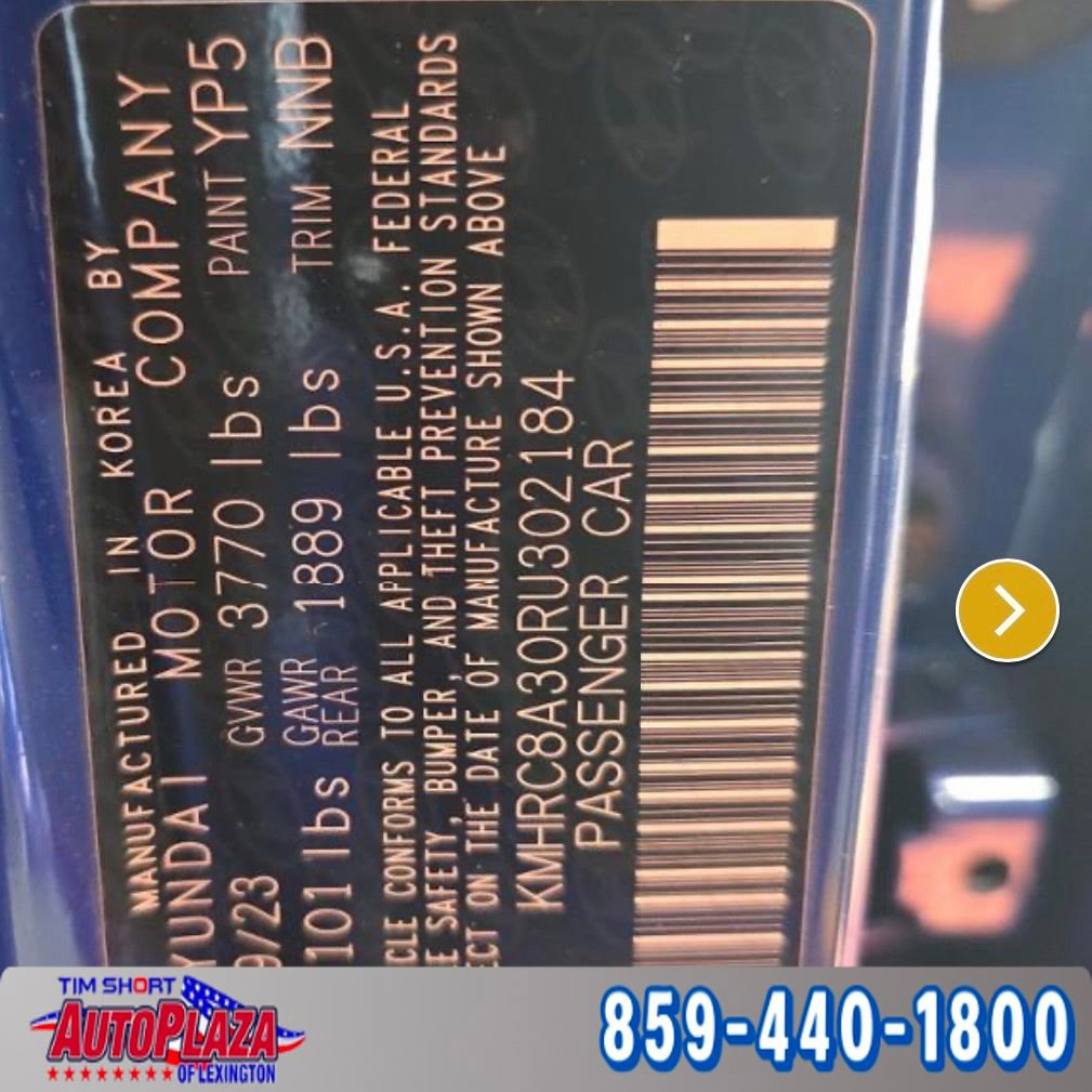 Used 2024 Hyundai Venue SEL image 11