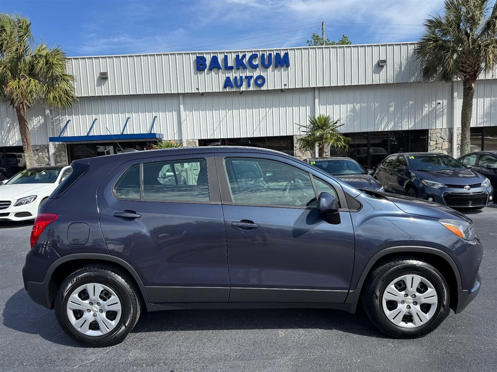 Used 2018 Chevrolet Trax LS FWD image 1