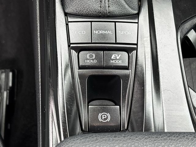 Used 2025 Toyota Camry SE image 16