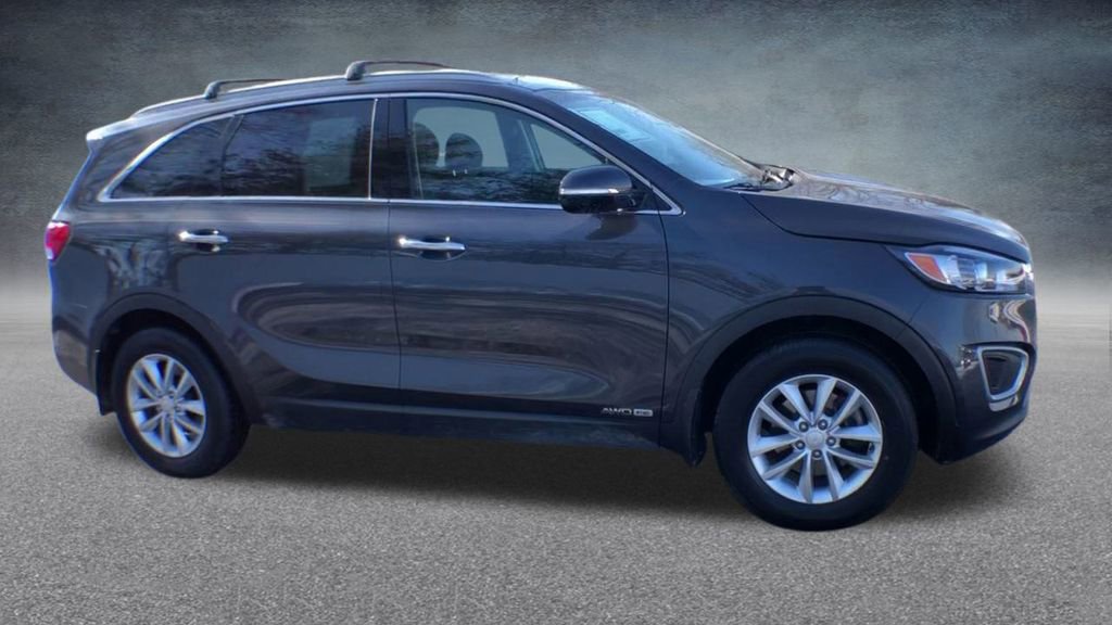 Used 2018 Kia Sorento LX image 27